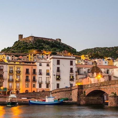 Su Casciu Panzió Bosa Kültér fotó