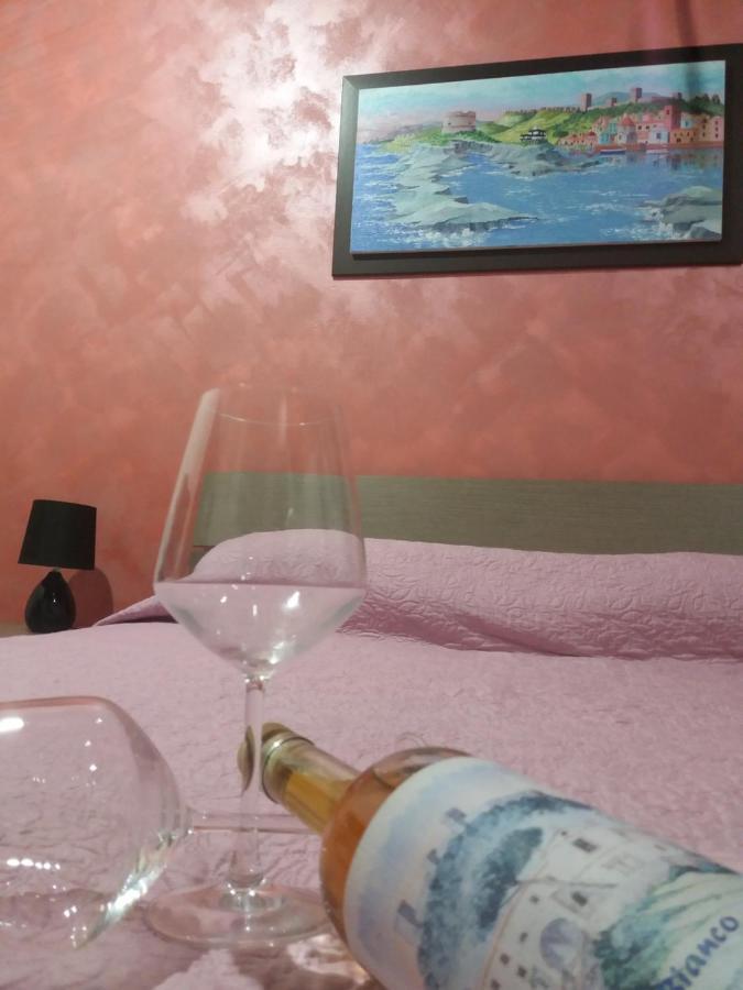 Su Casciu Panzió Bosa Kültér fotó