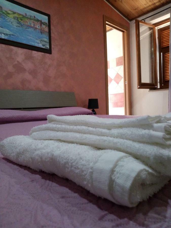 Su Casciu Panzió Bosa Kültér fotó